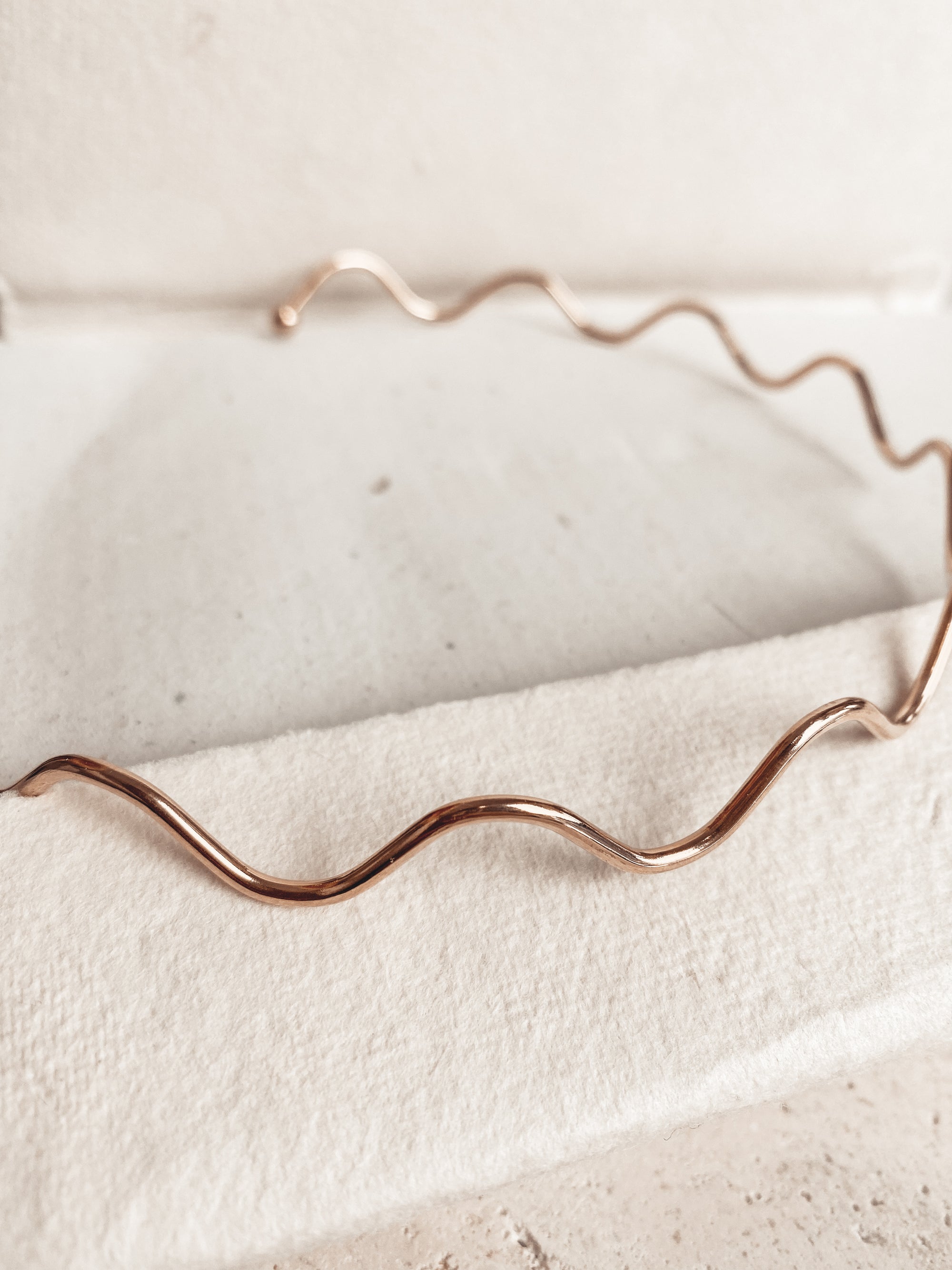 Wavy Collar Necklace